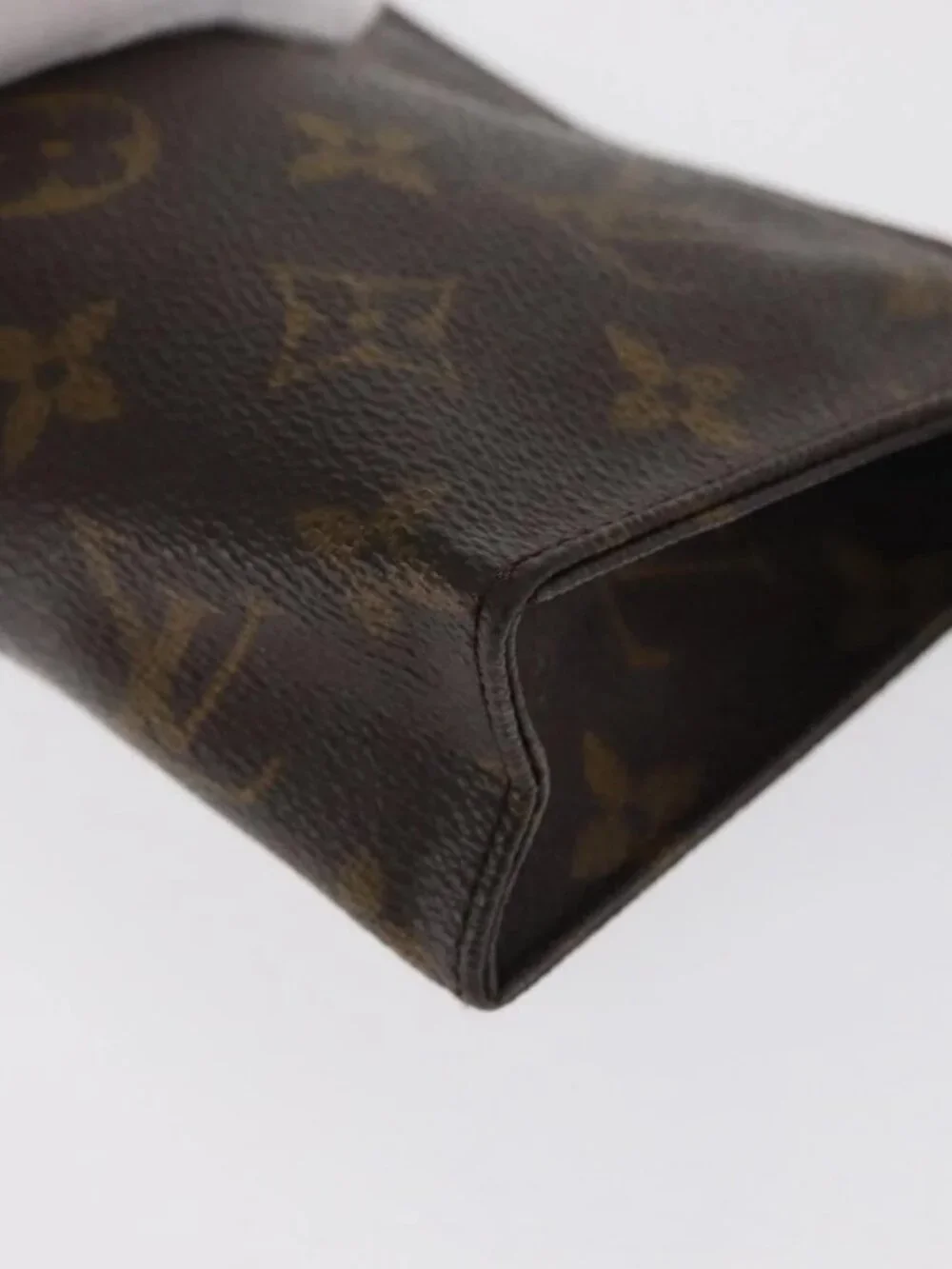 LOUIS VUITTON Monogram Poche Toilette 15 Pouch M47546 LV Auth 169652